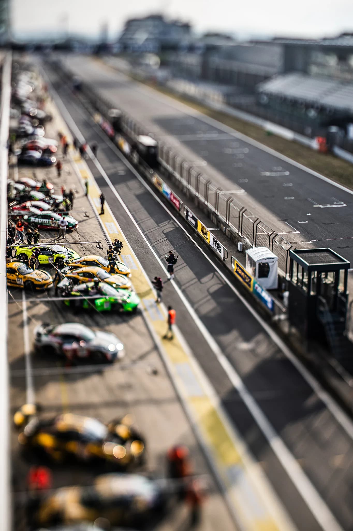 NLS Nurburgring Paddock Tilt Lens